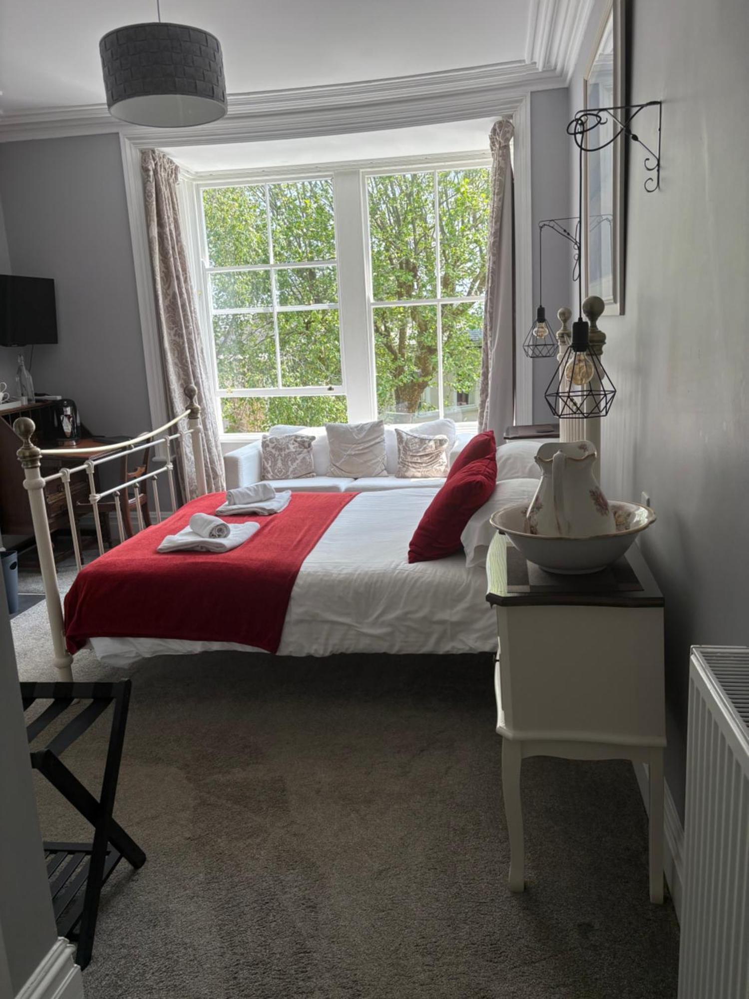 Holbein House Bed & Breakfast 3*